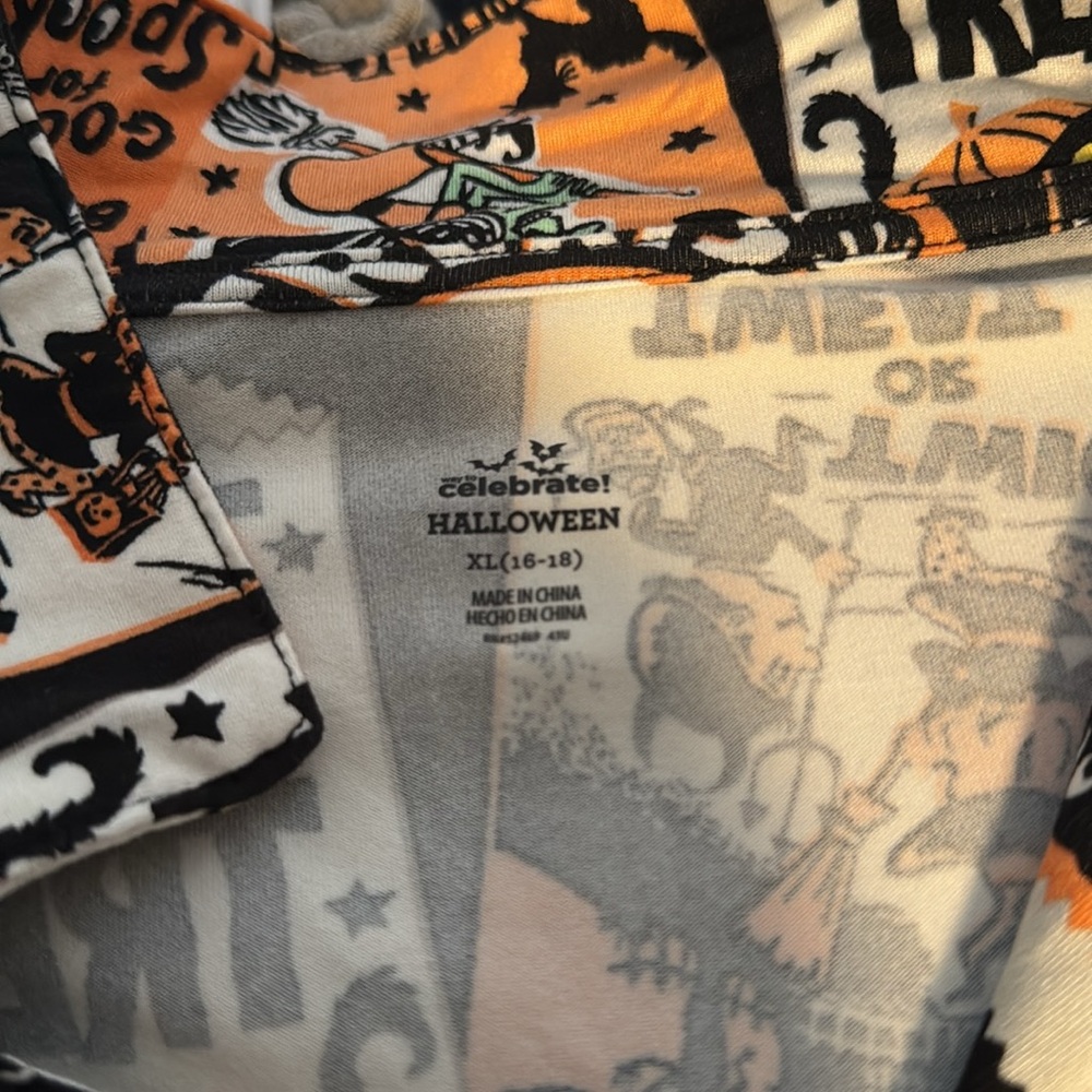 Halloween Themed Pajama Set - Picture 4 of 4